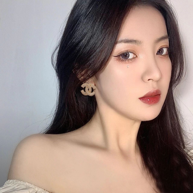 Ch**el earrings
